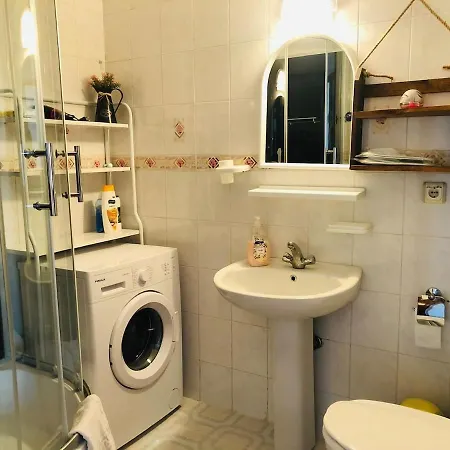 Furnished With Pool, Location Close To The Sea Appartement *